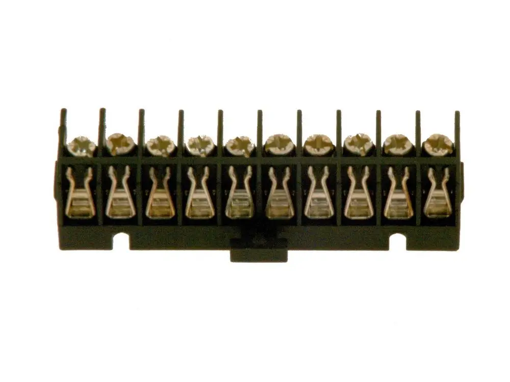 BOSCH Klemmleiste mit mehreren Anschlussklemmen, die für die Verbindung von elektrischen Leitungen in einem Schaltsystem verwendet wird.